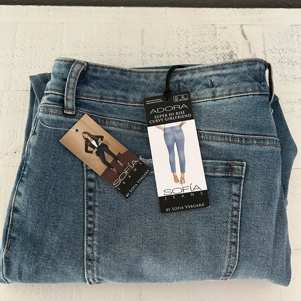 Sofia Jeans Adora Super Hi-Rise Curvy Girlfriend Jeans Light Wash Cropped